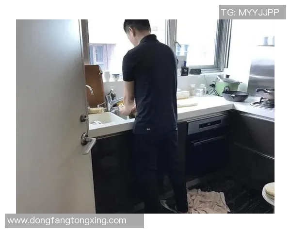 足球明星亲自下厨买菜广告语助力健康饮食新风尚